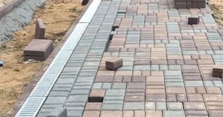 Укладка плитки на дорожке в Устях-Джегуте от 810 руб. - доступная стоимость