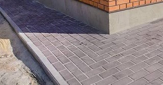 Укладка плитки на отмостку: Цена от 810 руб. в Устях-Джегуте от ТротуарнаяПлитка