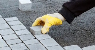 Укладка тротуарной плитки 50 на 50 в Устях-Джегуте в октябре