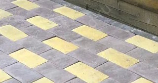Укладка тротуарной плитки вокруг дома в Устях-Джегуте - цены от 810 руб.