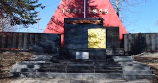 Профессиональное благоустройство памятников в Устях-Джегуте в октябре