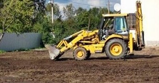 Выравнивание рельефа в Устях-Джегуте в октябре
