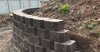 Установка подпорной стенки в Устях-Джегуте в октябре