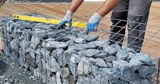 Устройство подпорной стенки из габионов в Устях-Джегуте в октябре